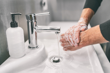 Family members with coronavirus should be isolated at home