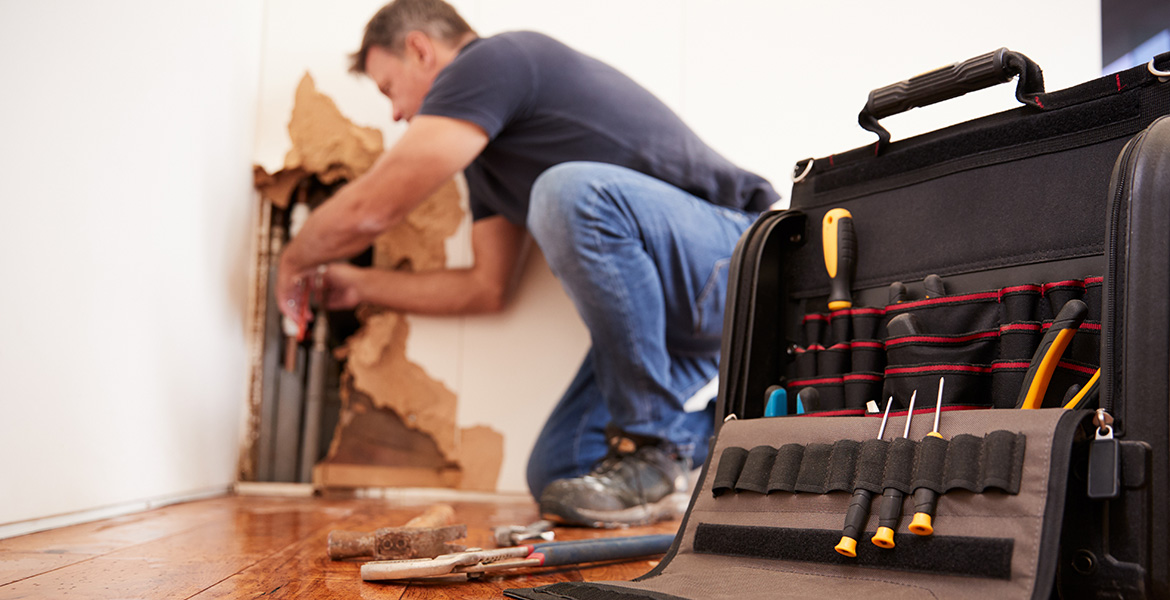 How to Shut off Your Water When Pipe's Burst