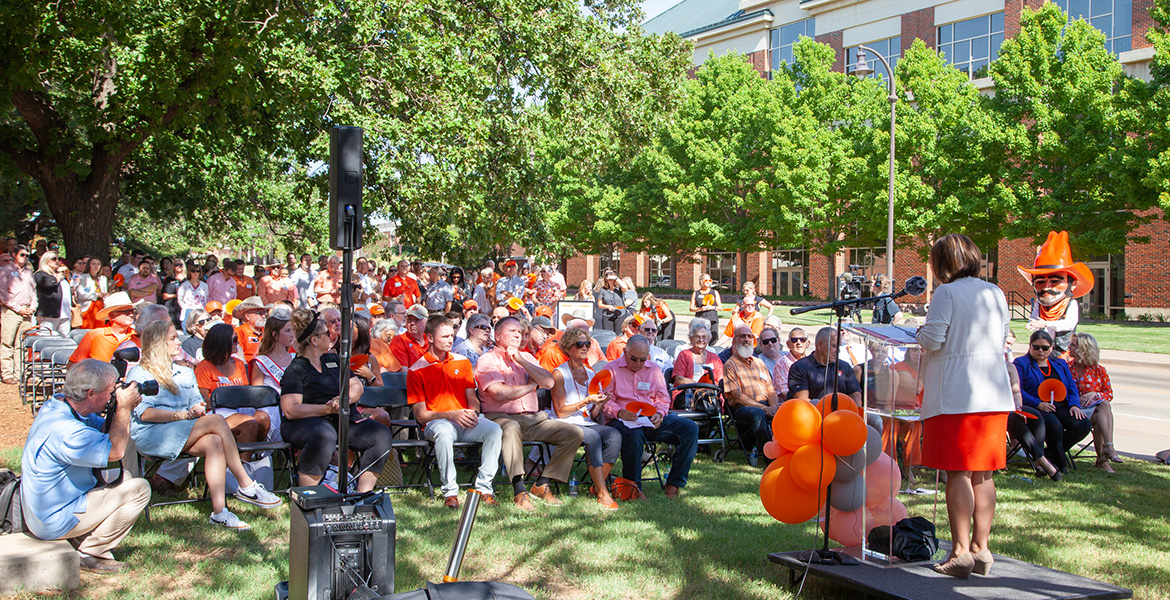 New Frontiers group on Ag Hall Lawn