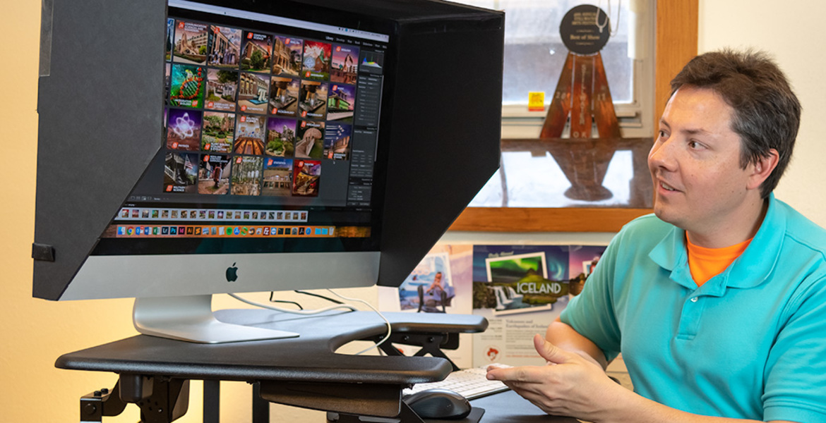 CAS alumnus creates career connecting through art