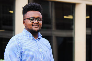 Accounting alum Nate Abebe awarded prestigious Silver Medal