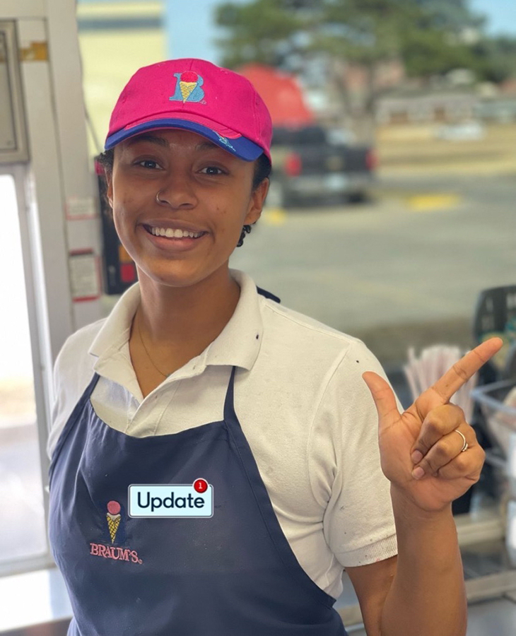 Daysia Blackwell working at Braum's