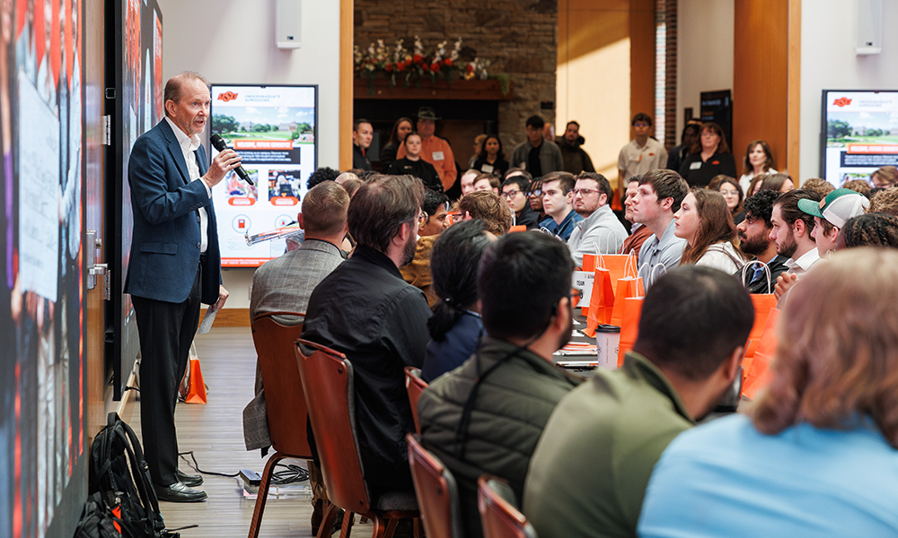 Dr. Rick Wilson speaks to a room of MSIS students.