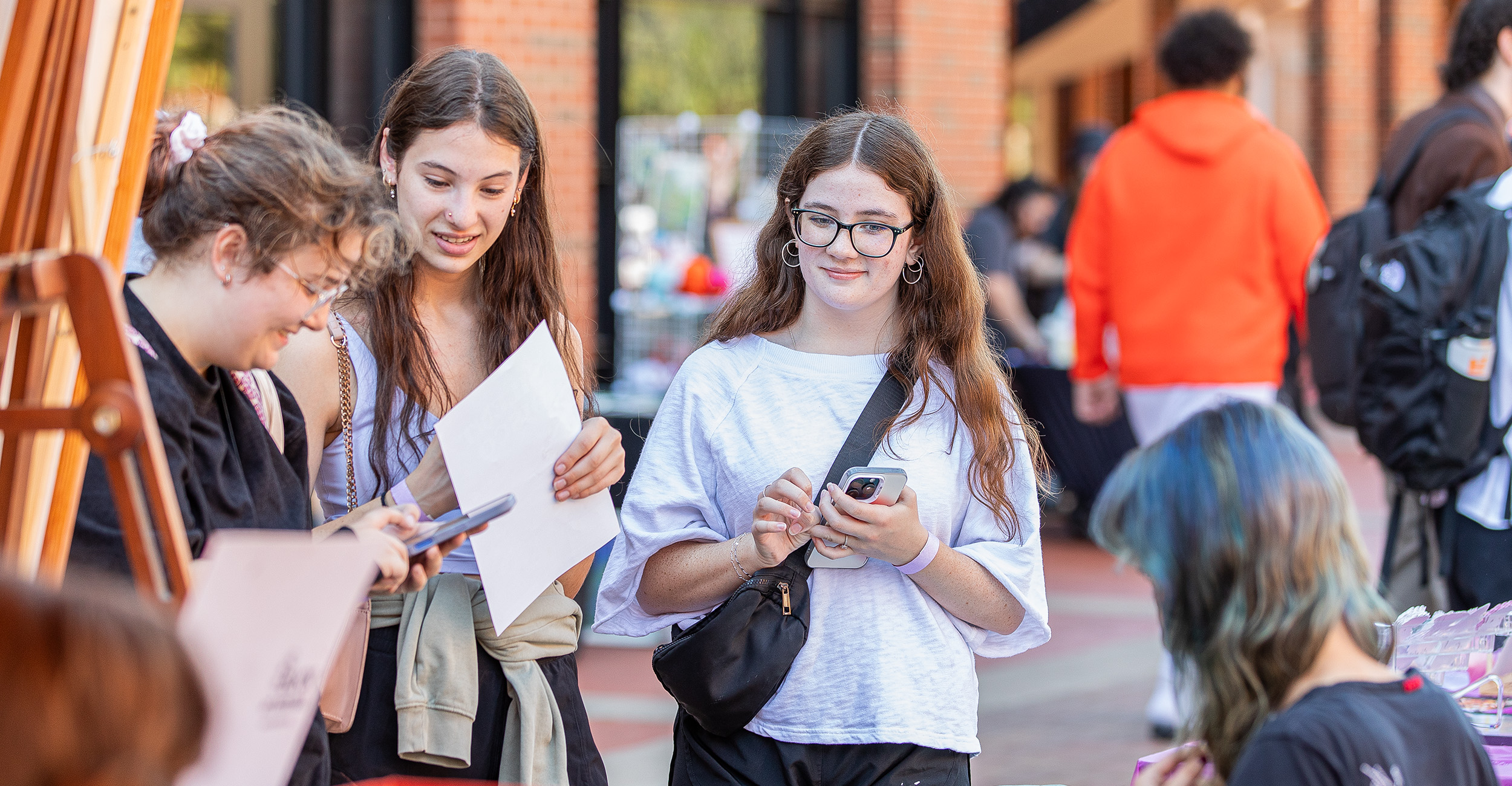 Artistry takes over Student Union plaza for SUAB Arts Festival