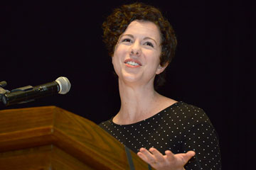 Student wins contest with judges and audience