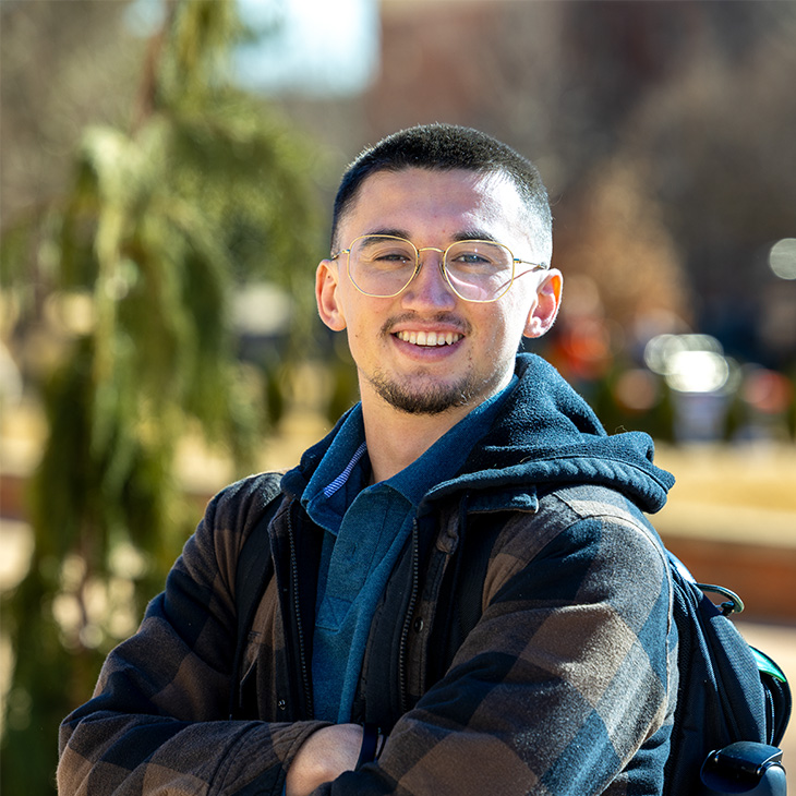 portrait image of Manu Contraras