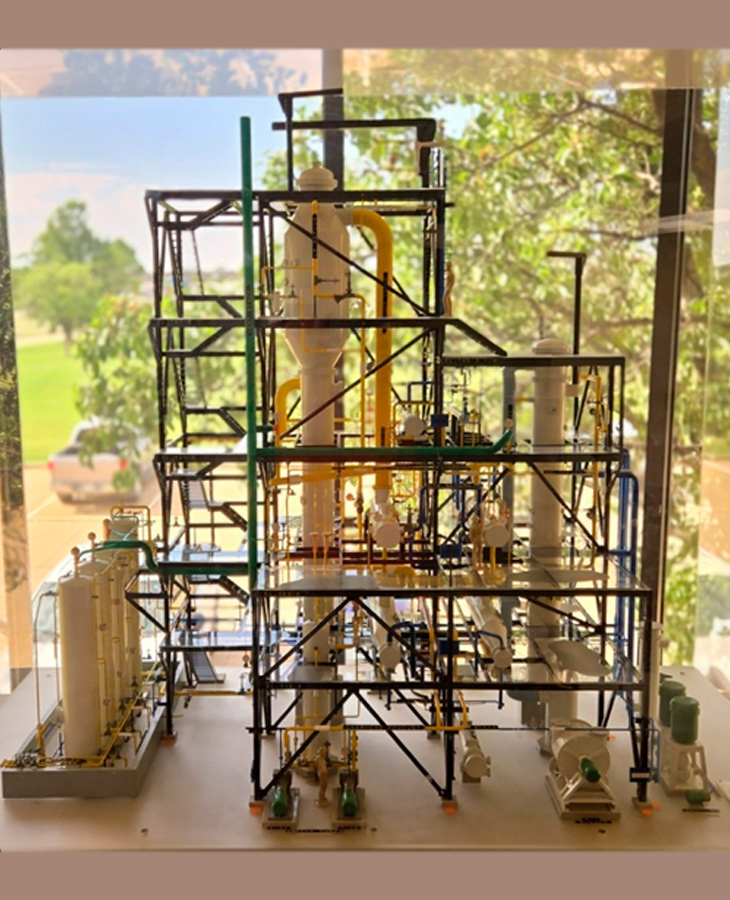 Physical model of FRI’s distillation column for which Feng’s lab will develop the digital twin system 