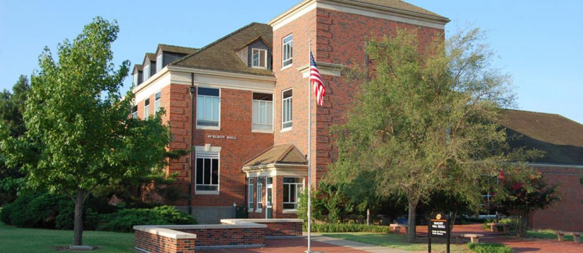 Zoetis Awards Scholarships to Veterinary Students