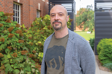 Beyond compare: Dimotakis conducts award-winning research into workplace comparisons
