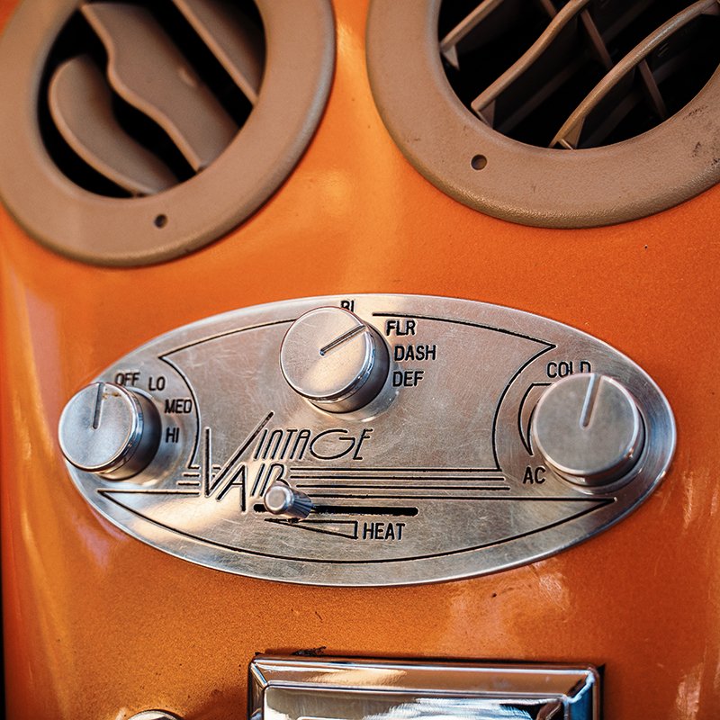 Dials and switches inside the 1936 Nash Lafayette.