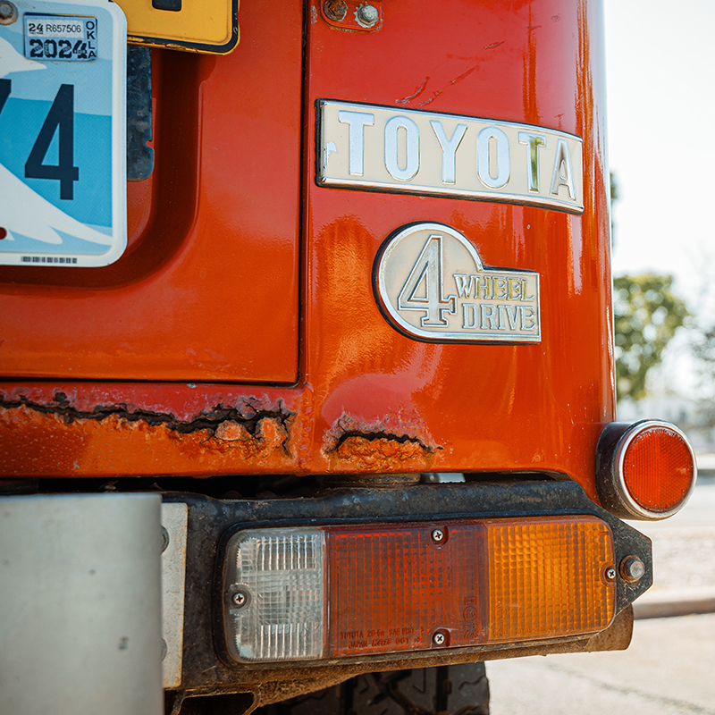 A crack in the metal exterior of the FJ40.