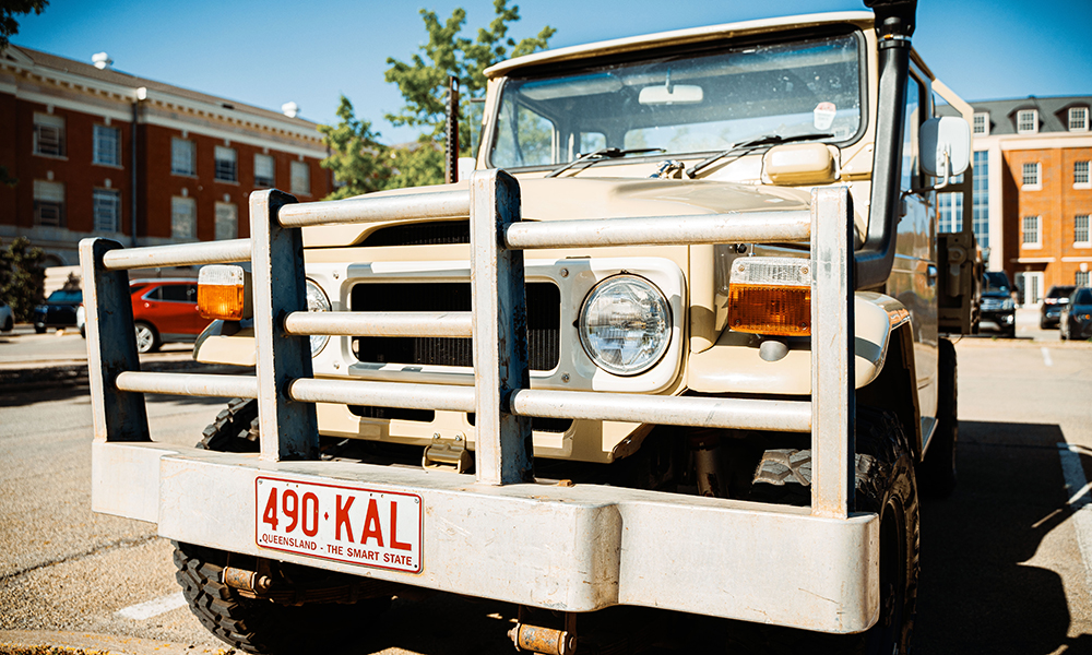 Front grill of the HJ47.