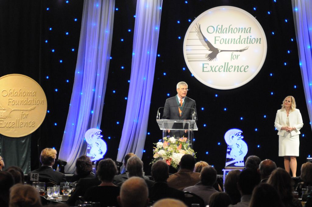 Richard Bunce, chemistry professor at Oklahoma State University in Stillwater, accepts the Oklahoma Medal for Excellence in Teaching at a Research University during the 27th annual Oklahoma Foundation for Excellence Academic Awards Banquet in Oklahoma City. The prestigious award is presented to only one Oklahoma educator at the research university level. The Academic Awards Banquet, which featured a keynote address by Pulitzer Prize-winning journalist Thomas Friedman, will be televised statewide at 8 p.m. Saturday, May 25, on OETA. (Photo by David Wheelock)