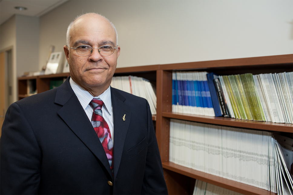 Dr. Carlos Risco